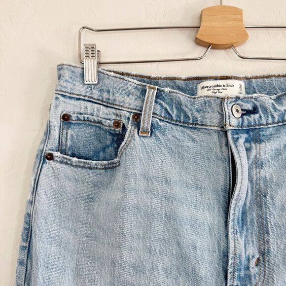 Abercrombie & Fitch The Vintage Flare High Rise Jeans Size 31/12 Short - Picture 10 of 15